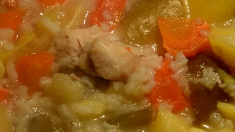Pickle soup with chicken drumstick Video stock 302134059