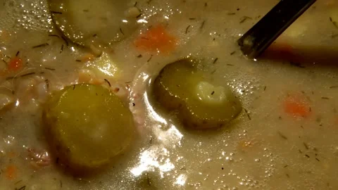 Pickle soup with chicken drumstick 動画素材 302225112