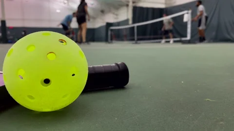 Pickleball match indoors Vidéo 144855885
