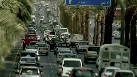 Pickup trucks among moving Riyadh traffic in time lapse 库存影片 346426476