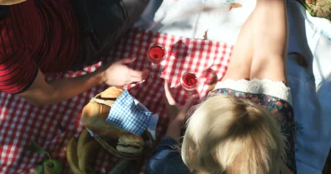 Picnic concept with vegetarian couple in park outdoor Stock Footage 59447614