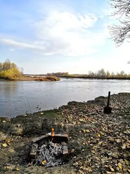 Picnic by the river Stockfoto's