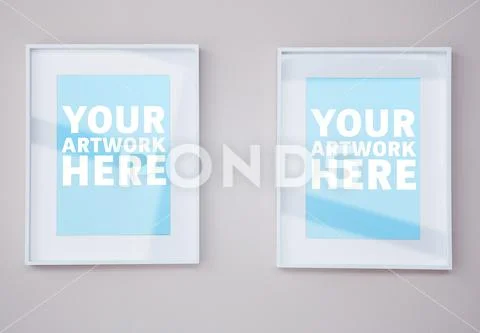 Picture frames on wall mockup PSD-Vorlage