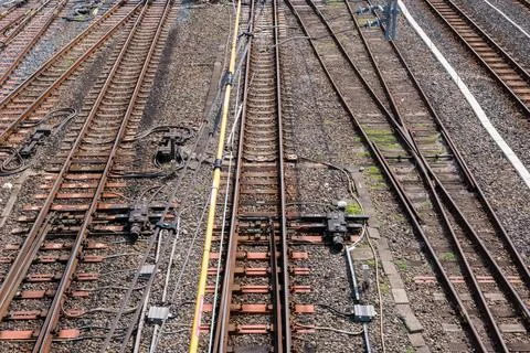 Picture of multi rails across to train moving Foto stock