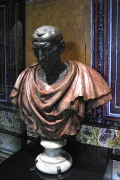 A picture of a statue Stock Photos