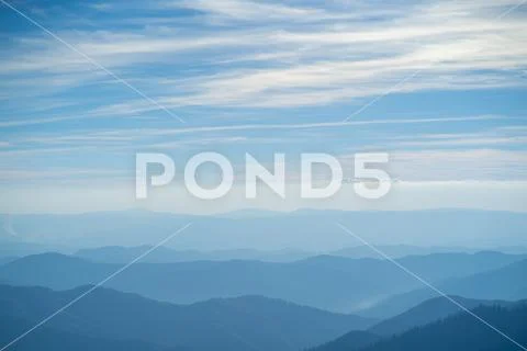 The picturesque foggy mountain landscape Stock Photos