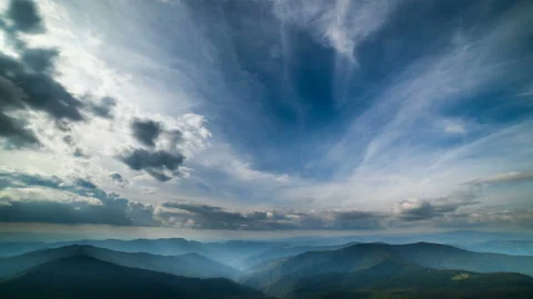 The picturesque mountain landscape on the cloud flow background. time lapse Stock Footage 95192657