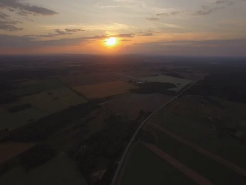 Picturesque sunset over fields #3 動画素材 80927585