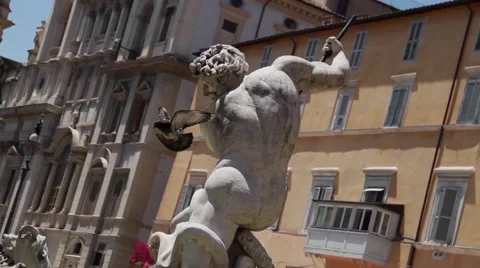 Pidgeon and Statue Rome Video stock 48757417