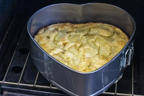 Pie with pears in the oven close-up Foto stock