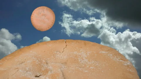 Pie in the Sky. Delusional thinking and false hopes 動画素材 218594276