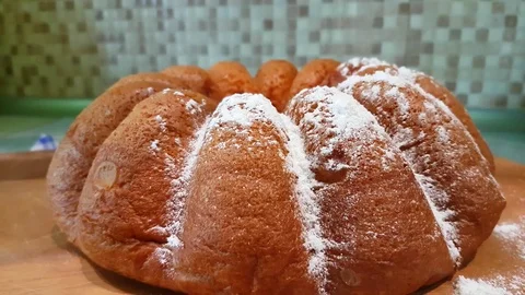 The pie is sprinkled with sugar Video stock 80964622