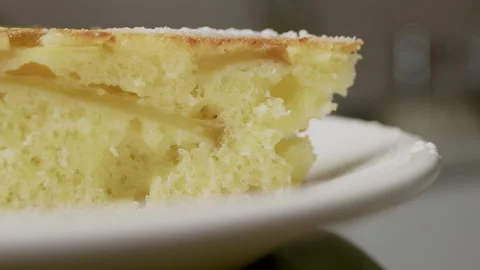 Piece of cake in motion Stock-Footage 161632713