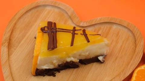 Piece of Delicious Cheesecake Vídeo Stock 261316238