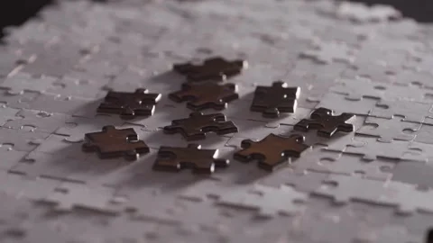 Piece of the puzzle connects with the rest creating the whole jigsaw. Animation Vídeos de archivo 336248491