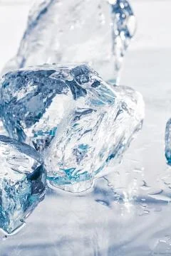 Pieces of ice on the table Stock-Fotos