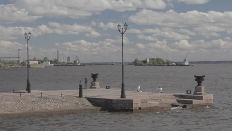 Pier lights in gulf 動画素材 101605848