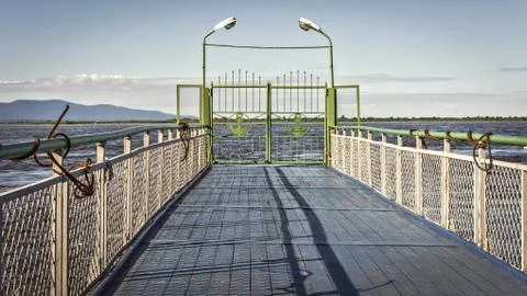 Pier on the river. Fotos Stock