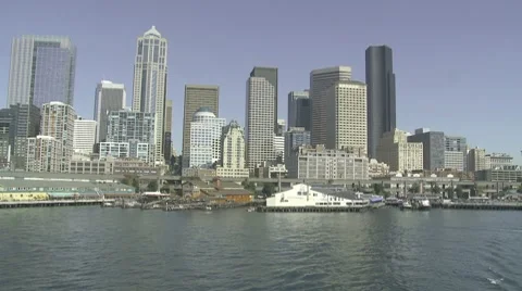 Pier shot leaving Seattle Stockbeeldmateriaal 8648506