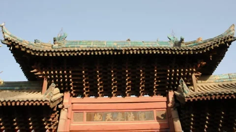 Pigeon on the eaves of temple china Stock Footage 886060