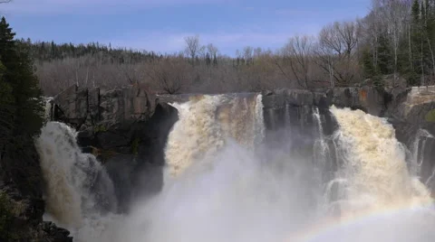 Pigeon River High Falls and Rainbow at Grand Portage State Park, Minnesota Видео 40972896