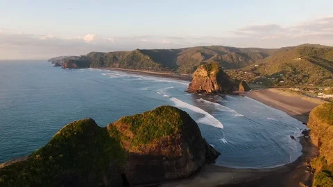 Piha Beach sunset Stockbeeldmateriaal 101764145