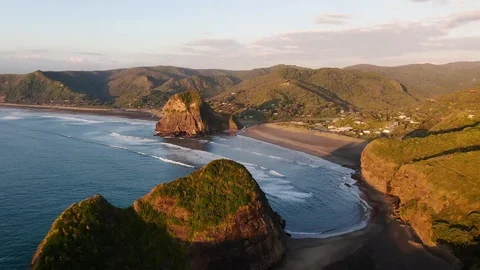 Piha Beach sunset Stockbeeldmateriaal 101764252