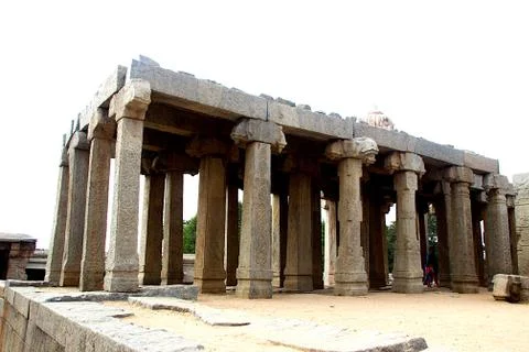 Piillared, Covered Stone Platform Stock Photos