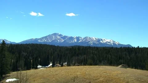 Pike's Peak mountain zoom in Видео 10845033