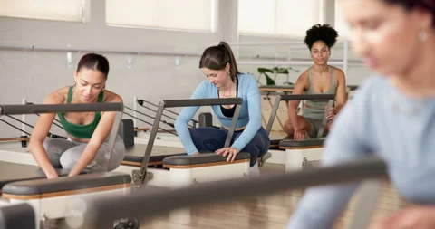 Pilates, start and reformer machine with women in studio for gym, workout and 스톡 동영상 319306321