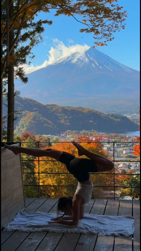 Pilates workout 動画素材 321795150