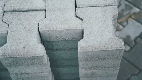 Pile of paving sett waiting to be put on the ground Vidéo 148786796