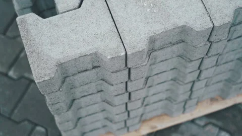 Pile of paving sett waiting to be put on the ground Vidéo 148786801