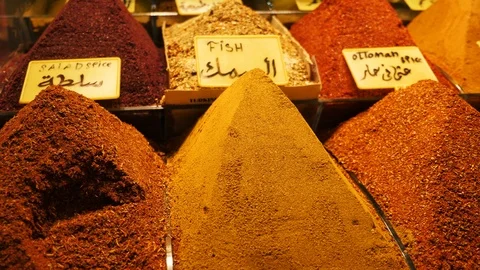 Piles of condiments in turkish bazaar Video stock 114228951