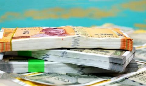 Piles of new indian currency notes rupees 50,100,200 and 500 Foto stock
