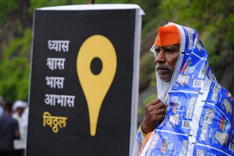 Pilgrims or warkari procession during Pandarpur Wari Foto stock