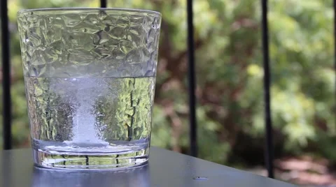 Pill dissolves in water Vidéo 40471627