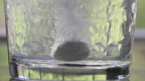 Pill in water Vídeos de archivo 40470679