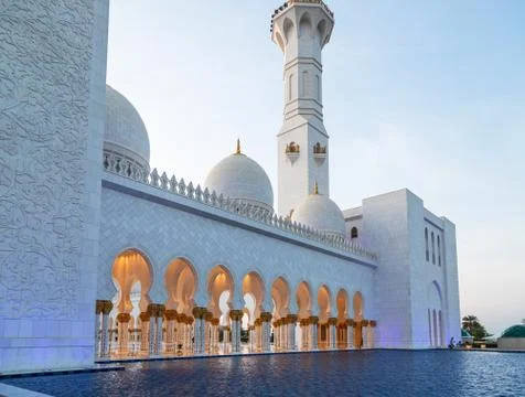 Pillars and pool, Sheikh Zayed Grand Mosque Stock Photos