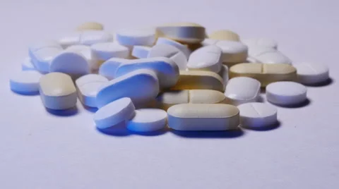 Pills and tablets rotating Video stock 55518914