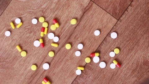 Pills blown away by wind Vídeo Stock 93861386