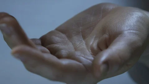 Pills on hand, taking pills Vidéo 112125555