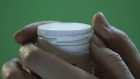 Pills on hand, taking pills Vidéo 112126148