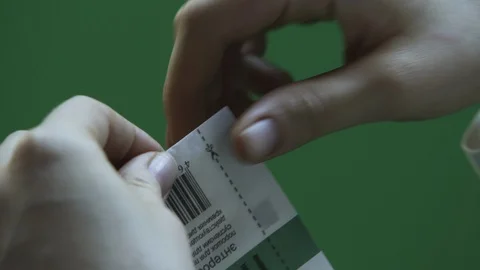 Pills on hand, taking pills 스톡 동영상 112126321