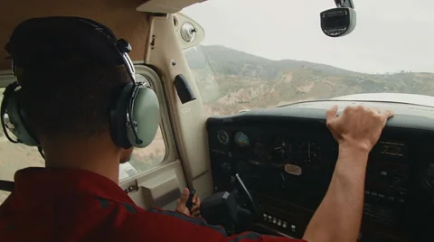 Pilot banking a turn Video stock 60271742