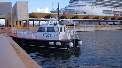 Pilot boat 1 Stock Footage 32516091