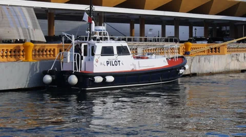 Pilot boat 5 Stock Footage 32511302