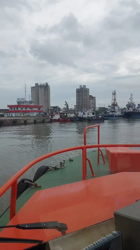 PILOT BOAT BACK TO BASE 動画素材 227289310
