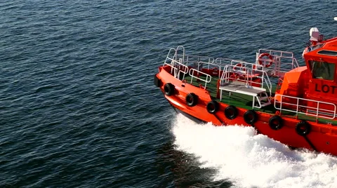 Pilot boat leaving the ship at Baltic Sea July 2016 Video stock 67209316
