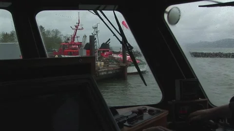 PILOT BOAT NEARING DOCK Stock Footage 55773073